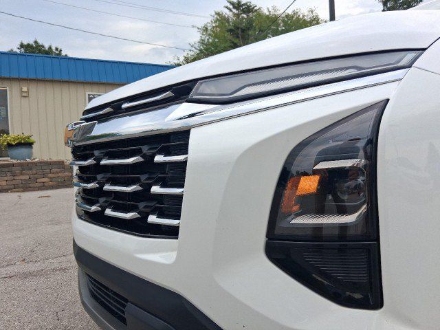 Used 2025 Chevrolet Equinox LT FWD image 9