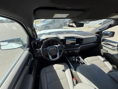 Used 2023 GMC Sierra 1500 SLT image 18