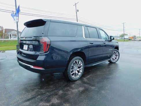 New 2026 Chevrolet Suburban LS w/ LPO, Chrome Package image 7