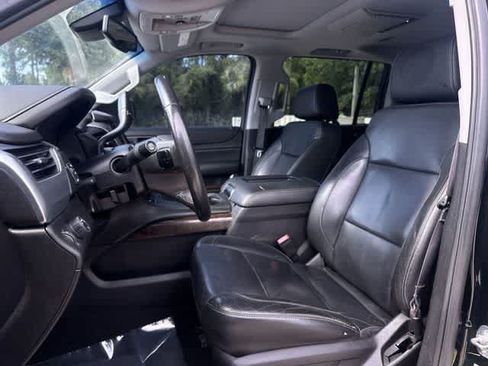 Used 2017 Chevrolet Suburban LT RWD image 23