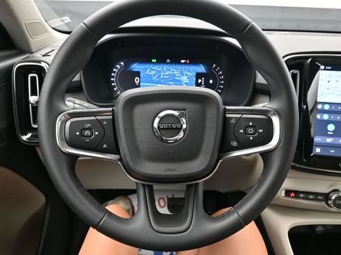 Used 2023 Volvo XC40 B5 Plus w/ Protection Package Premier AWD/4WD image 23