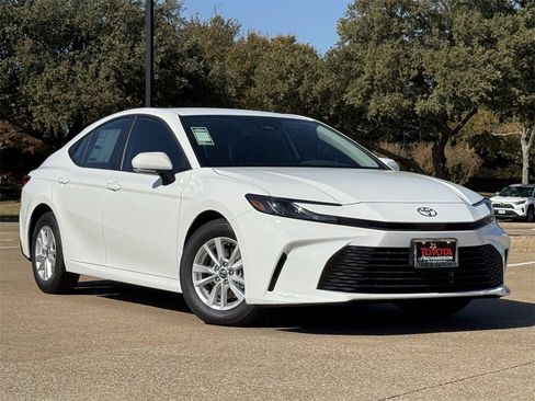 New 2026 Toyota Camry LE image 2