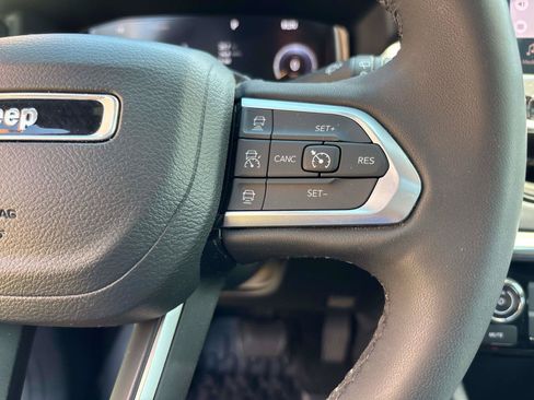 Used 2023 Jeep Compass Limited w/ Elite Group AWD/4WD image 17