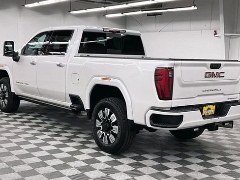 Used 2024 GMC Sierra 3500 Denali w/ Denali Reserve Package AWD/4WD image 3