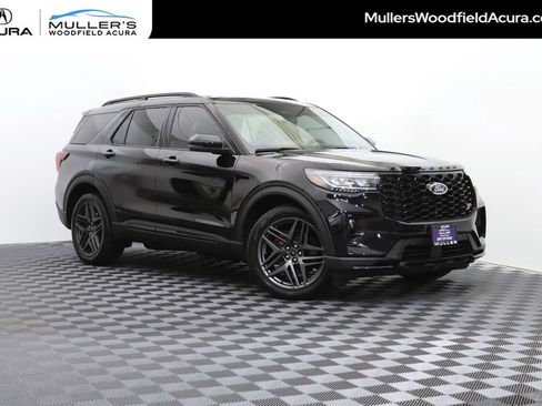 Used 2025 Ford Explorer ST AWD/4WD image 1