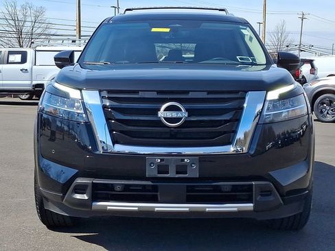 Certified 2023 Nissan Pathfinder SL image 2