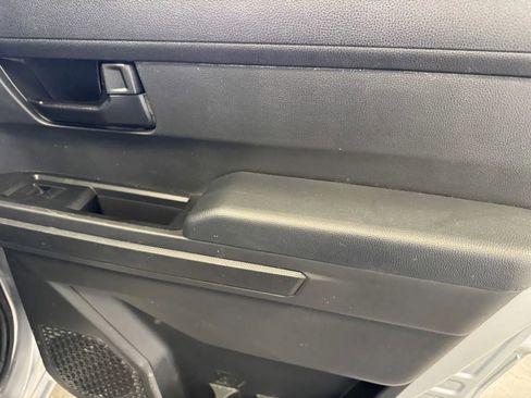 Used 2025 Toyota Tacoma SR5 image 9