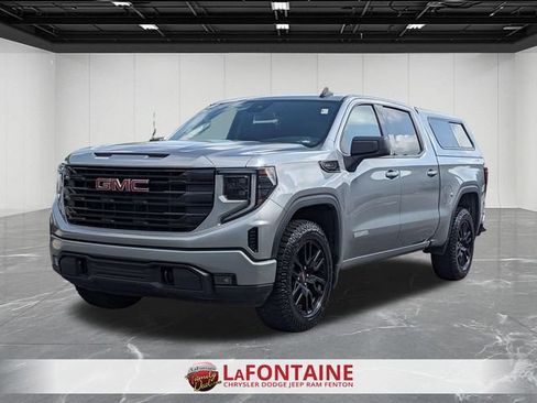 Used 2023 GMC Sierra 1500 Elevation AWD/4WD image 1