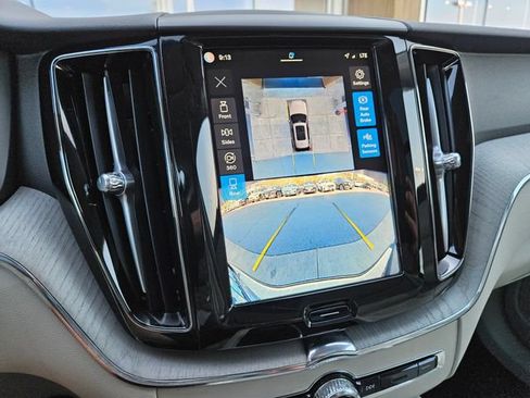 Certified 2025 Volvo XC60 T8 Plus w/ Protection Package Premier AWD/4WD image 29