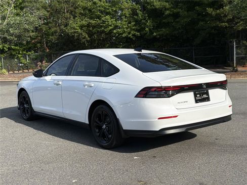 Used 2025 Honda Accord SE image 26