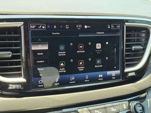 Used 2025 Chrysler Pacifica Select FWD image 17