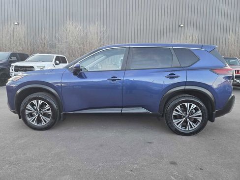 Used 2023 Nissan Rogue SV image 4