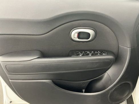 Used 2018 Kia Soul FWD image 7