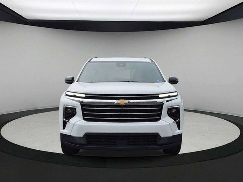 Used 2025 Chevrolet Traverse LT AWD/4WD image 3