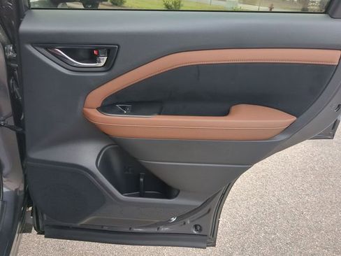 New 2026 Subaru Forester Touring AWD/4WD image 38