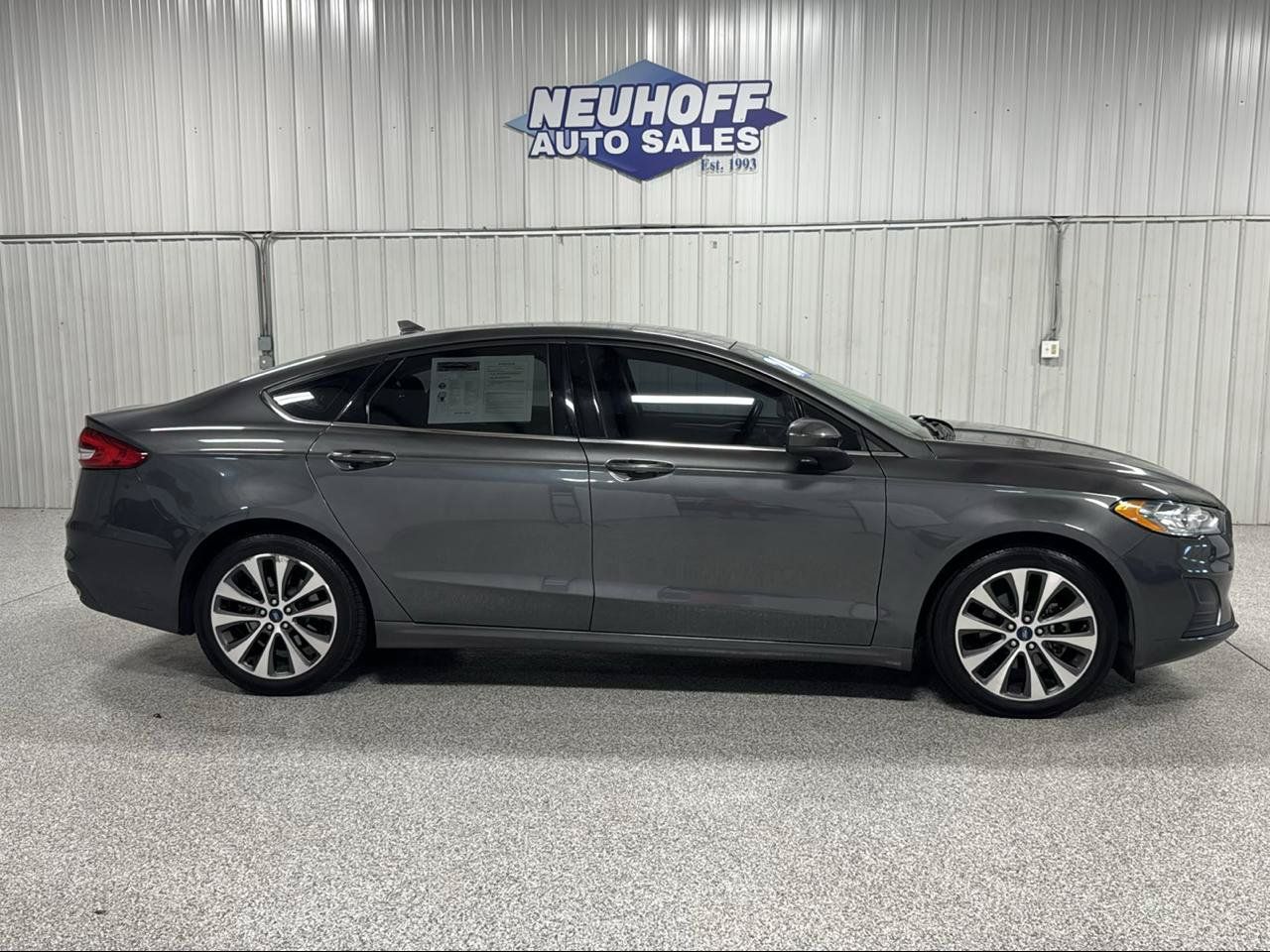 Used 2020 Ford Fusion SE AWD/4WD image 1