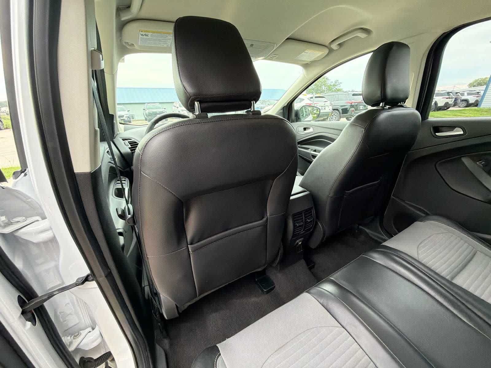 Used 2019 Ford Escape SE FWD image 15