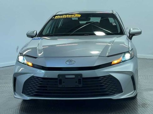 Used 2025 Toyota Camry LE w/ Convenience Package FWD image 3