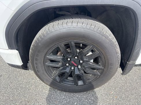 Used 2024 GMC Sierra 1500 Pro w/ Graphite Edition image 11