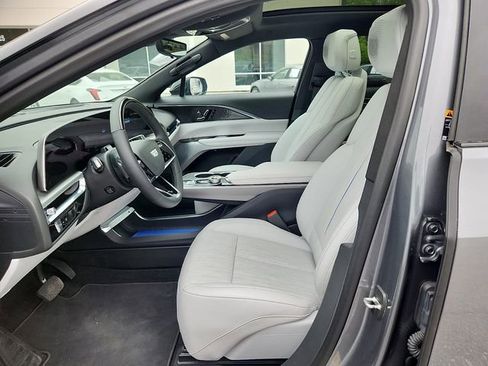 Used 2023 Cadillac Lyriq 2WD image 13