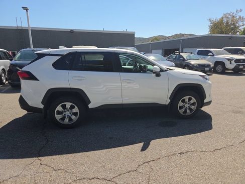 Used 2024 Toyota RAV4 LE FWD image 7