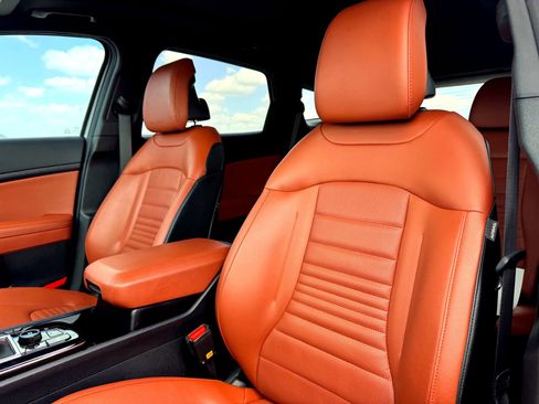 Used 2025 Kia Sportage SX image 13