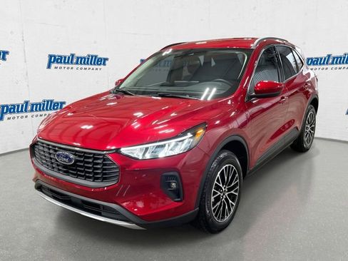 New 2026 Ford Escape SE FWD image 1