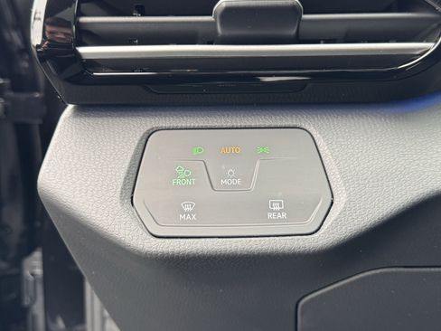 Certified 2023 Volkswagen ID.4 Pro S image 29