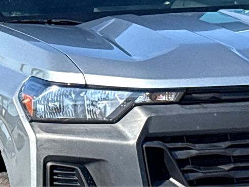 Used 2023 Chevrolet Colorado W/T image 13