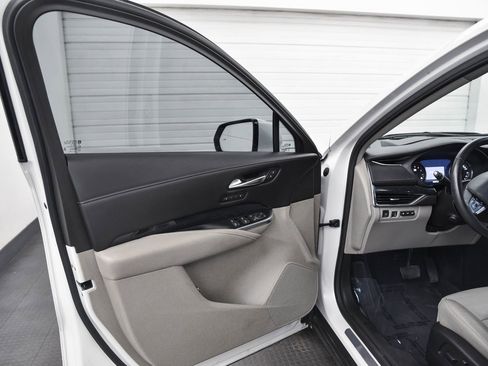 Used 2022 Cadillac XT4 Premium Luxury image 9