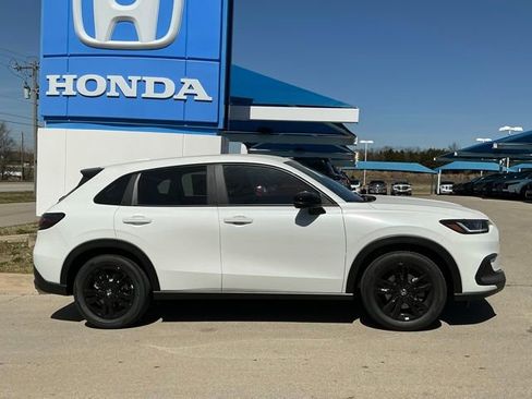 New 2026 Honda HR-V Sport image 2