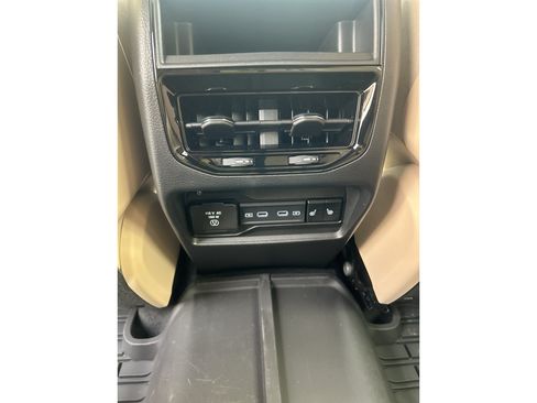 Used 2026 Jeep Grand Cherokee Limited w/ MOPAR Finishing Package RWD image 10