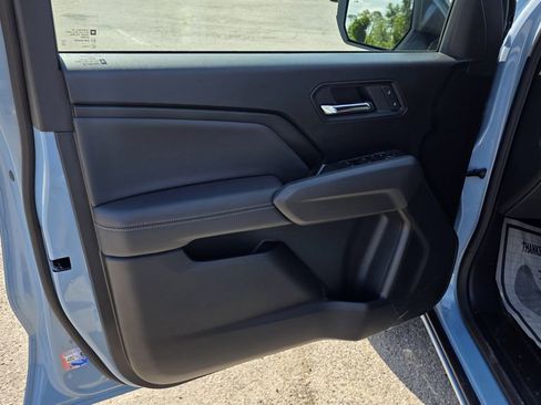 New 2025 Chevrolet Colorado LT RWD image 13