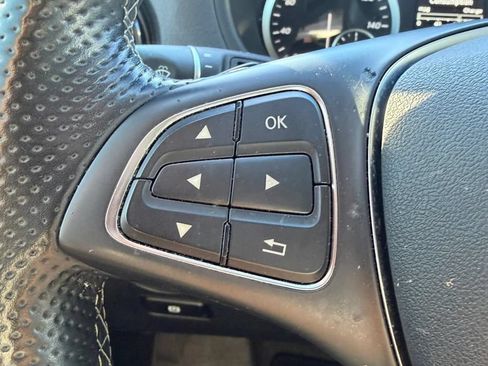 Used 2021 Mercedes-Benz Metris Passenger image 21