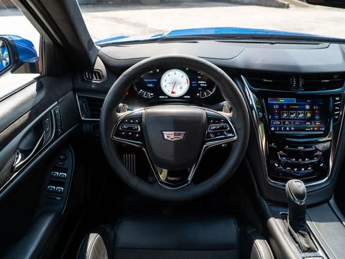 Used 2018 Cadillac CTS V w/ Luxury Package RWD image 35