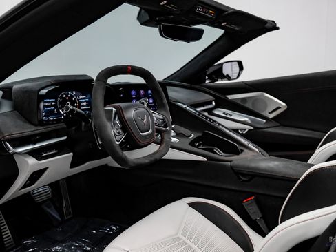 Used 2023 Chevrolet Corvette Stingray Premium Cpe w/ Z51 Performance Package image 39