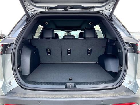 New 2027 Chevrolet Equinox LT w/ Convenience Package II FWD image 15
