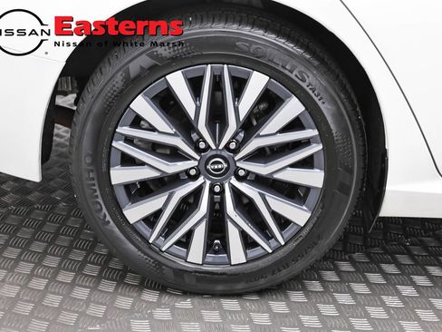 Used 2025 Nissan Altima 2.5 SV FWD image 29