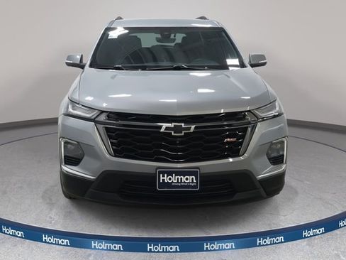 Used 2023 Chevrolet Traverse RS image 2