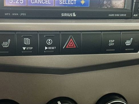 Used 2010 Chrysler Sebring Limited image 20