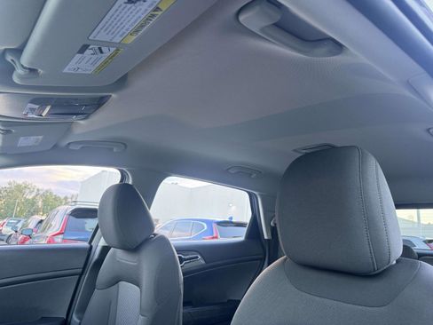 Used 2024 Kia Sportage LX image 16