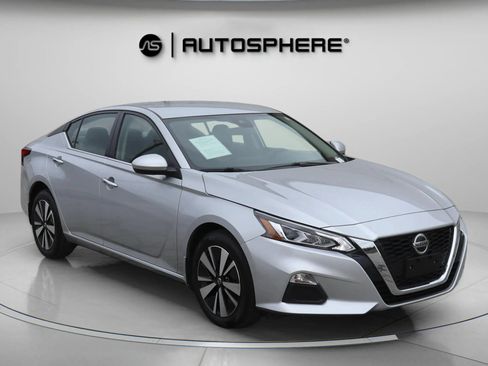 Used 2022 Nissan Altima 2.5 SV AWD/4WD image 11