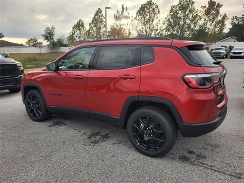 New 2026 Jeep Compass Latitude image 10