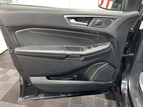 Used 2024 Ford Edge Titanium image 23