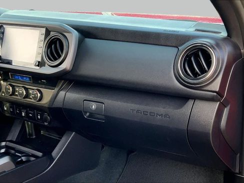 Used 2023 Toyota Tacoma TRD Off-Road w/ Technology Package AWD/4WD image 18
