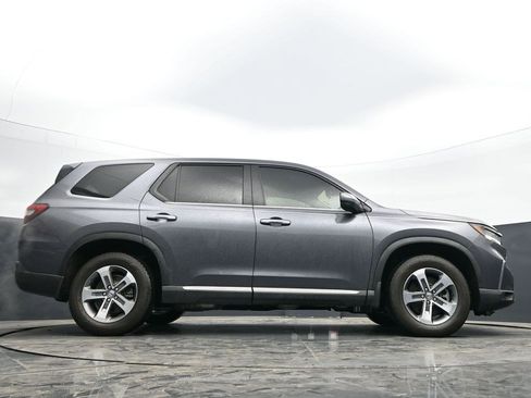 Used 2025 Honda Pilot EX-L image 43