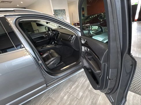 Used 2017 Volvo XC90 T6 Momentum w/ Vision Package AWD/4WD image 30