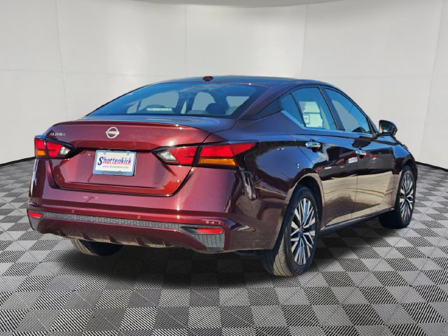 Used 2025 Nissan Altima 2.5 SV FWD image 5