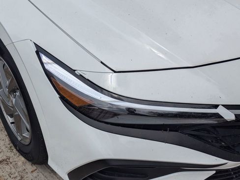 New 2026 Hyundai Elantra SE FWD image 9