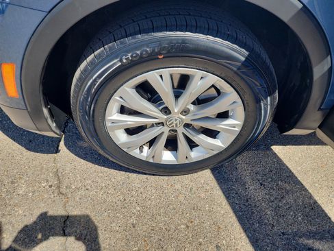 Used 2018 Volkswagen Tiguan SE image 26